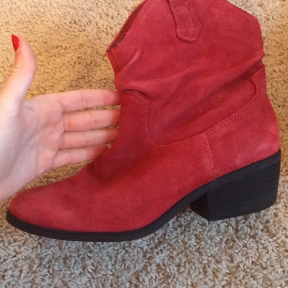 Red ankle suede boots - Picture 5 of 8